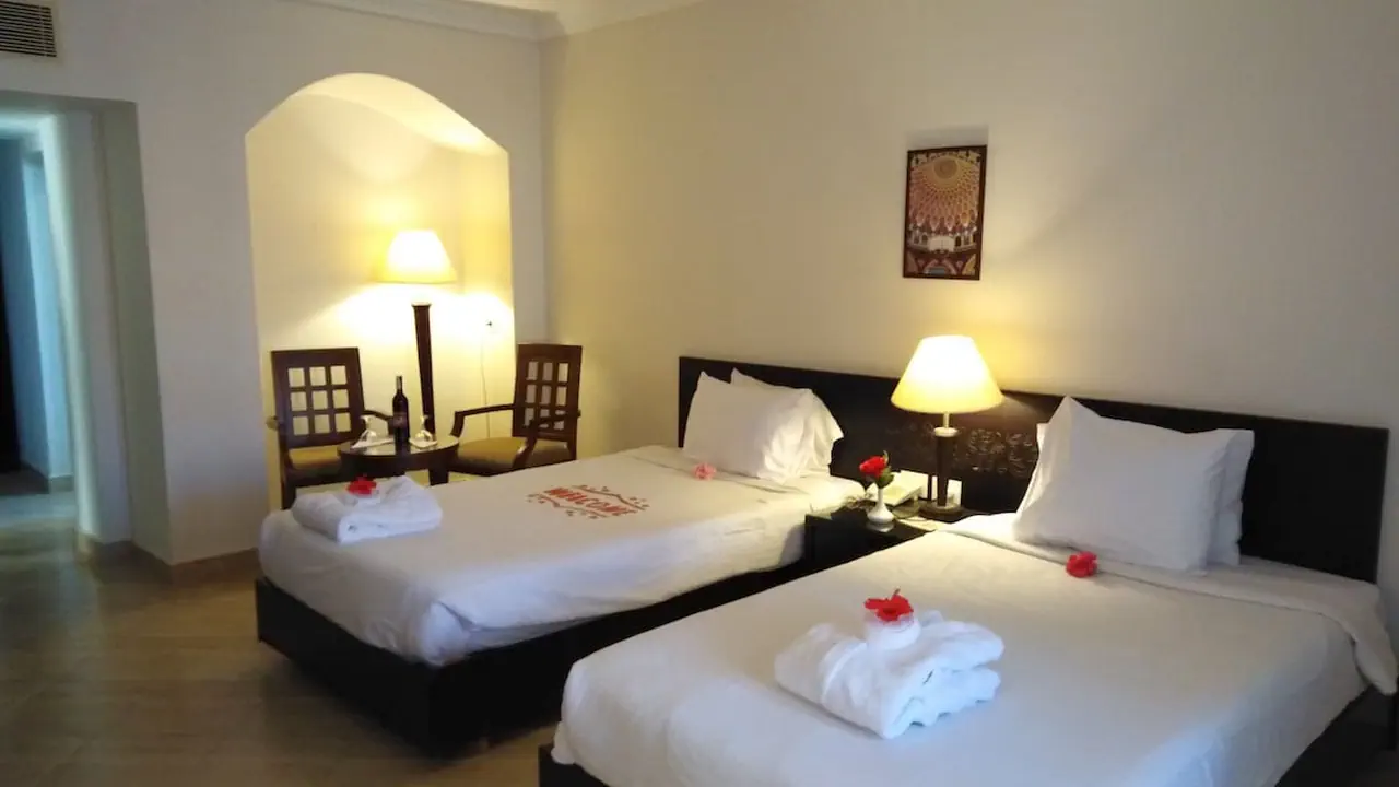 الفندق روحانو بيتش ريزورت - القصير